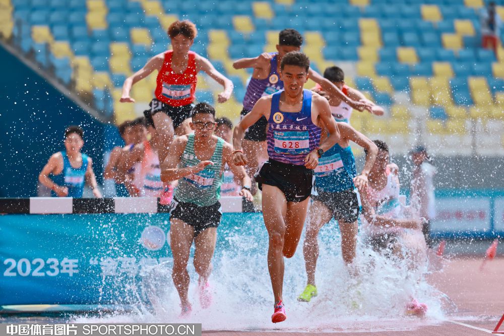 可别再买圆规了！滕哈格将参与曼联的夏窗计划，他已得到老板支持.