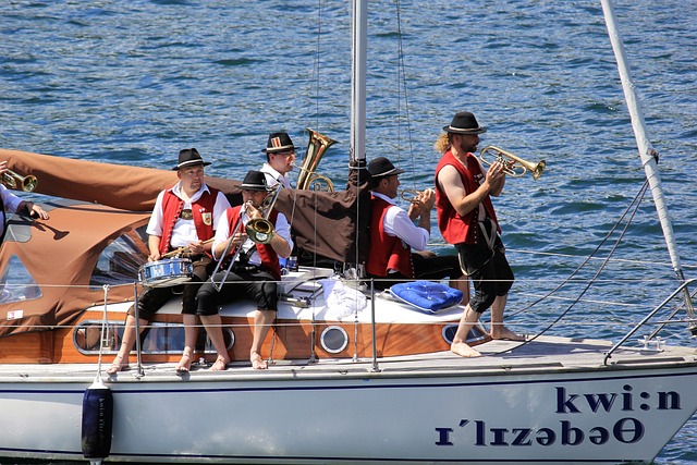 凱恩愛上孔帕尼的高壓控球和高強度振奮新賽季.